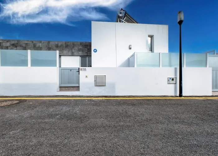 Dom wakacyjny Cassia - Private Pool, Foosball, Bbq, Air-con And Sat Tv By Lanzarote *