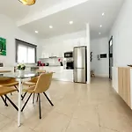 Cassia - Private Pool, Foosball, Bbq, Air-con And Sat Tv By Lanzarote