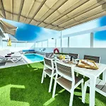 Cassia - Private Pool, Foosball, Bbq, Air-con And Sat Tv By Lanzarote