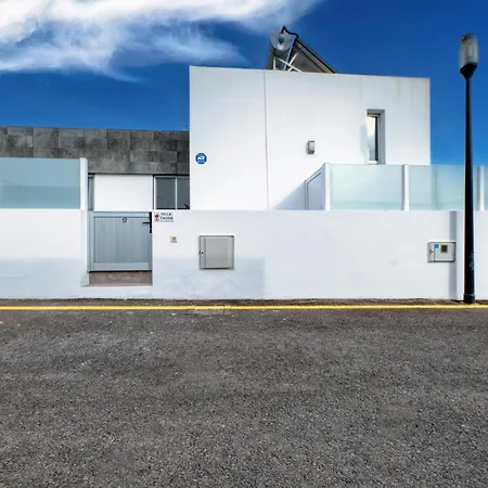 別荘 Cassia - Private Pool, Foosball, Bbq, Air-con And Sat Tv By Lanzarote *