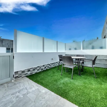 Cassia - Private Pool, Foosball, Bbq, Air-con And Sat Tv By Lanzarote