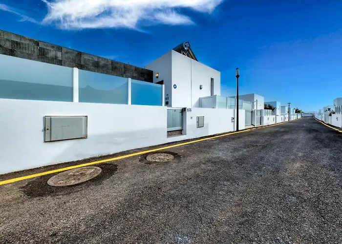 Tatil Evi Cassia - Private Pool, Foosball, Bbq, Air-con And Sat Tv By Lanzarote Playa Blanca