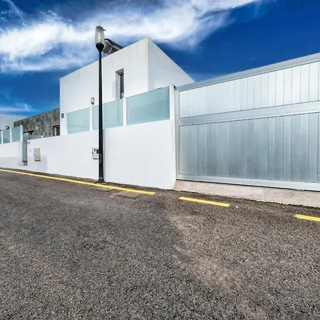 Cassia - Private Pool, Foosball, Bbq, Air-con And Sat Tv By Lanzarote بيت للعطل *