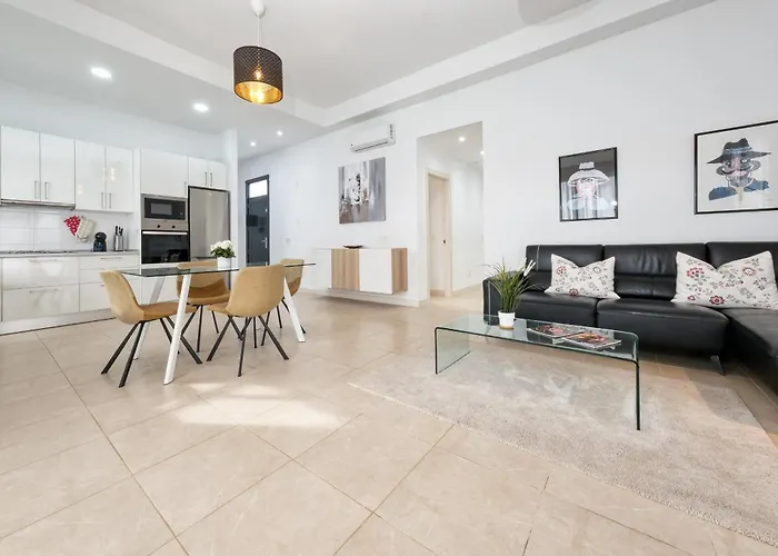 Cassia - Private Pool, Foosball, Bbq, Air-con And Sat Tv By Lanzarote